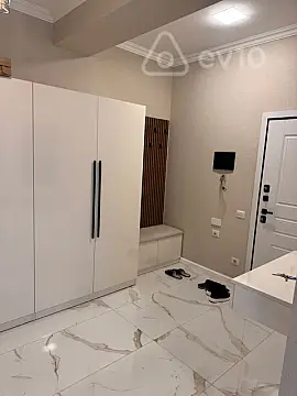 Kirayə verilir 2 otaqlı yeni tikili 70 m²