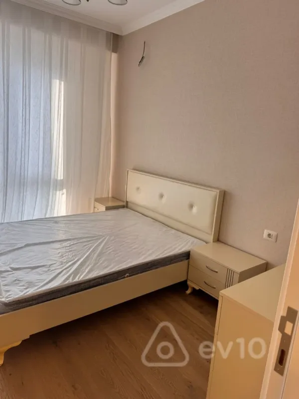 Kirayə verilir 2 otaqlı yeni tikili 70 m²