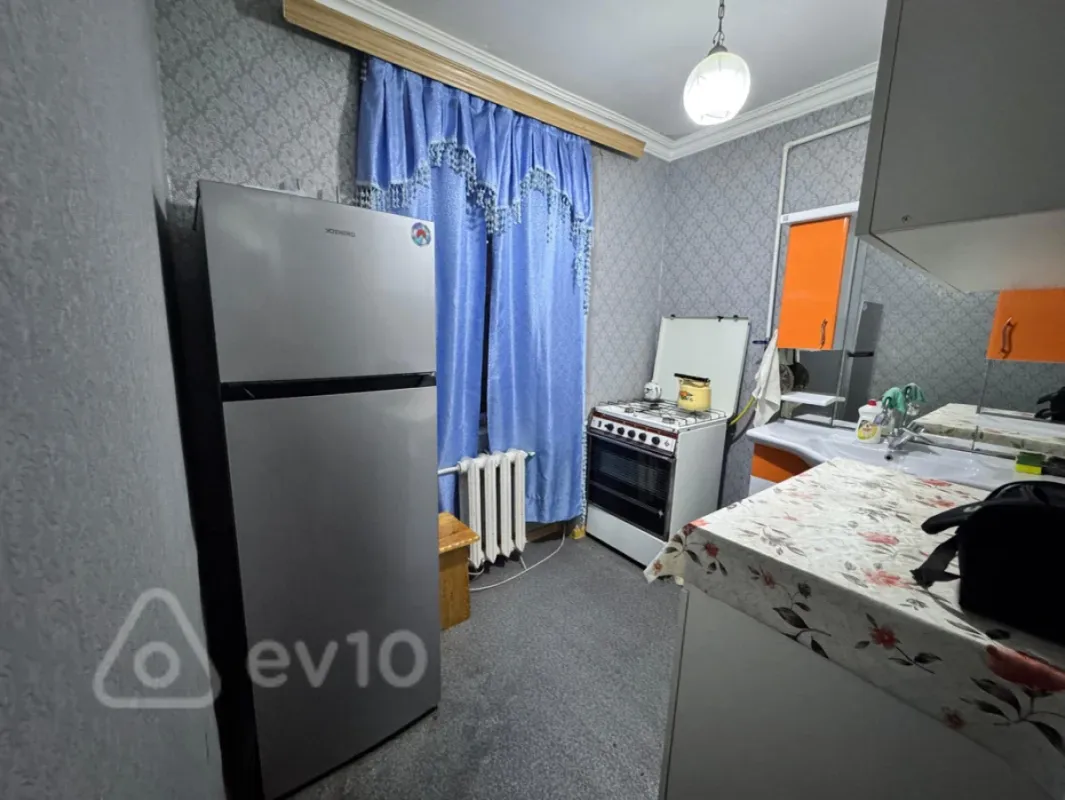 Kirayə verilir 1 otaqlı köhnə tikili 35 m²