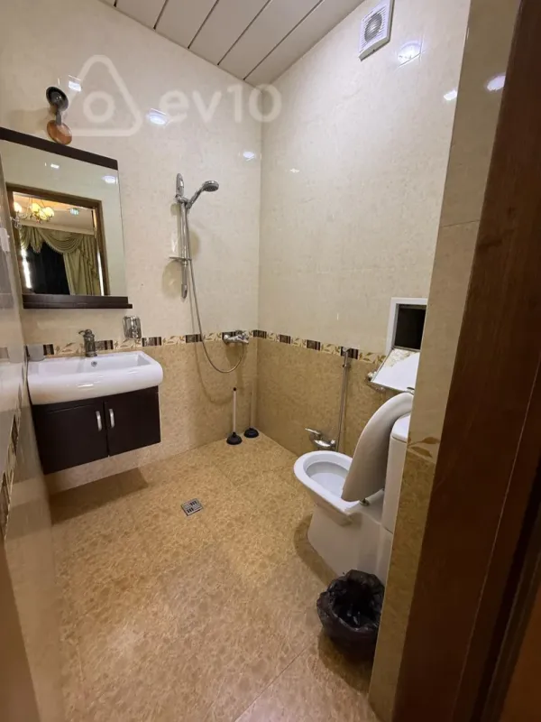 Satılır 3 otaqlı yeni tikili 137 m²