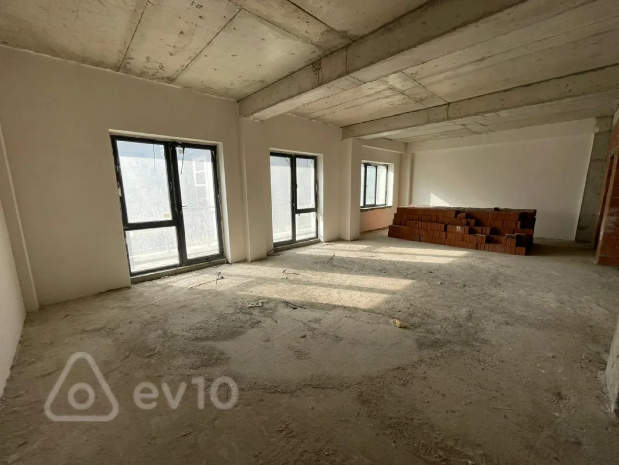 Satılır 4 otaqlı yeni tikili 136 m²