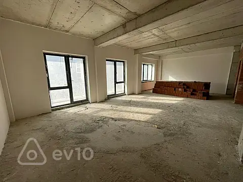 Satılır 4 otaqlı yeni tikili 136 m²