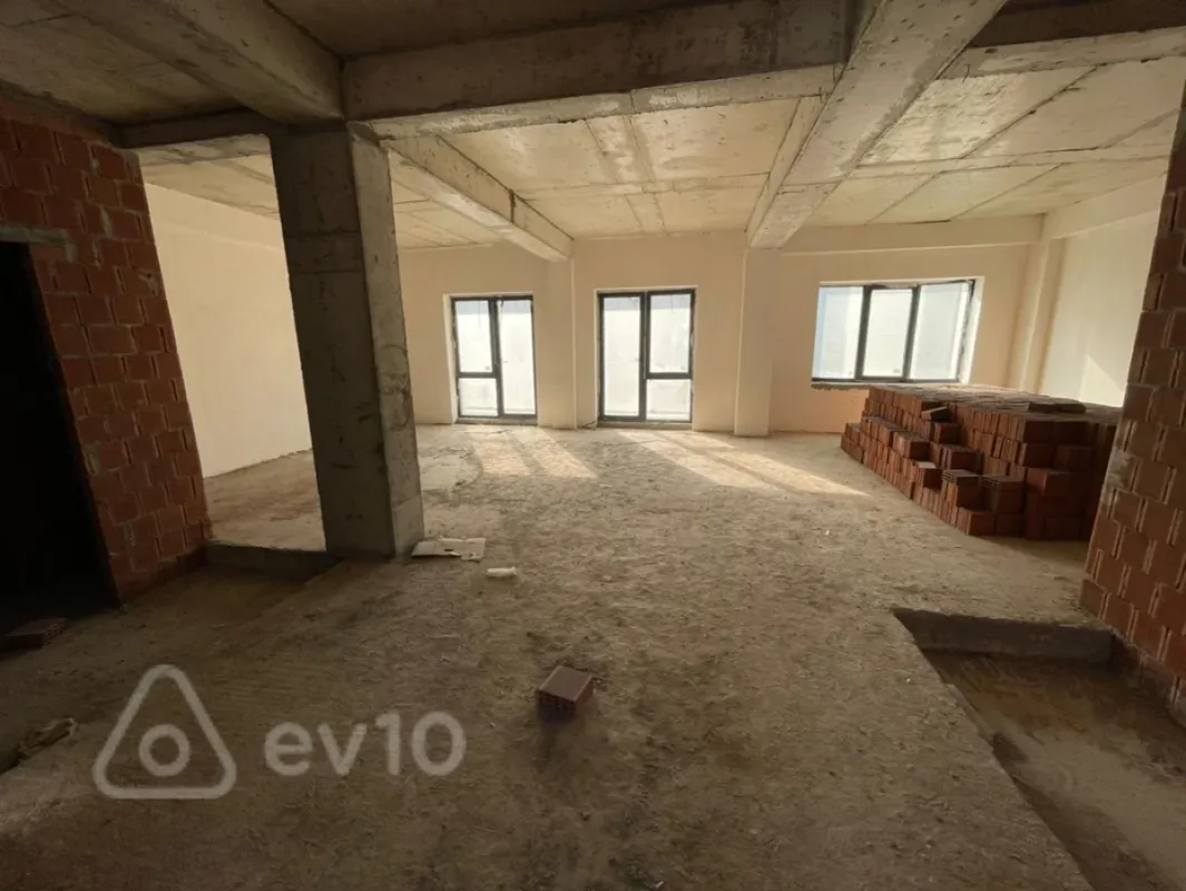 Satılır 4 otaqlı yeni tikili 136 m²