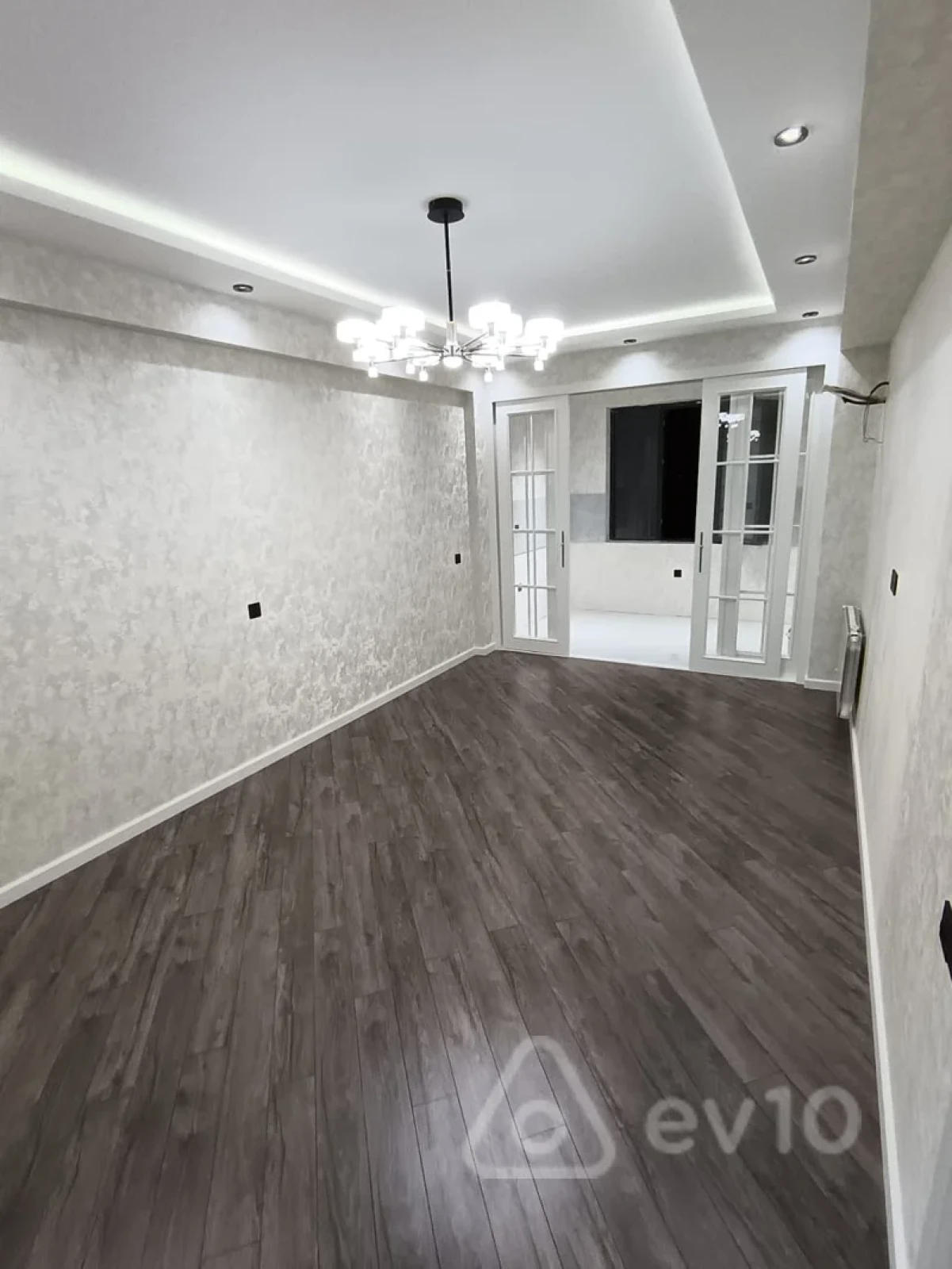 Satılır 3 otaqlı yeni tikili 85 m²