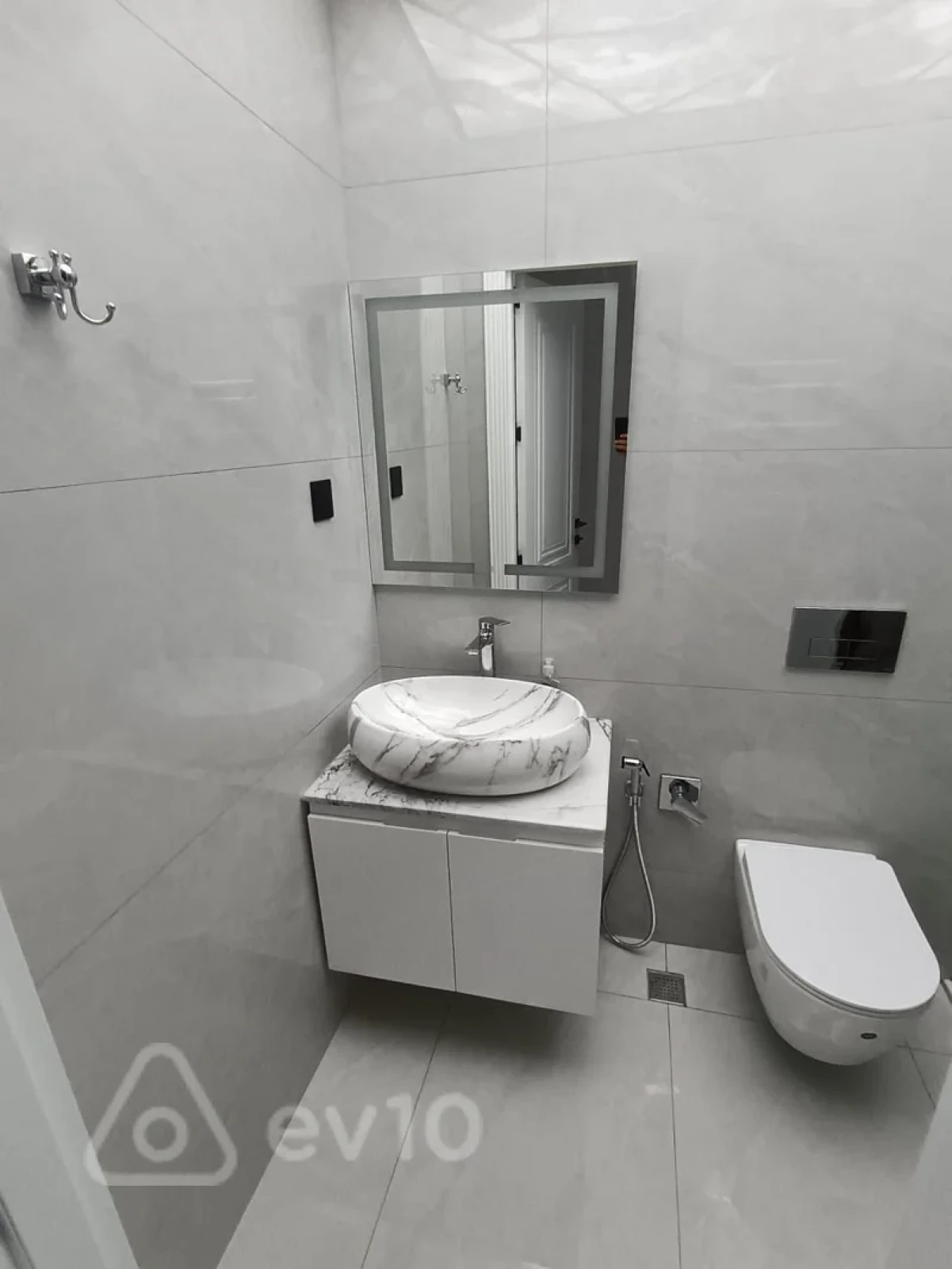 Satılır 3 otaqlı yeni tikili 85 m²