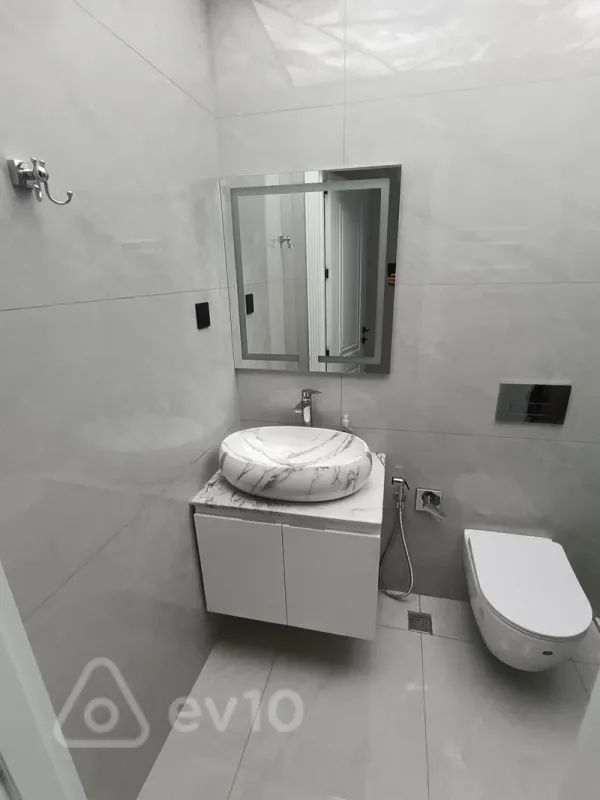 Satılır 3 otaqlı yeni tikili 85 m²