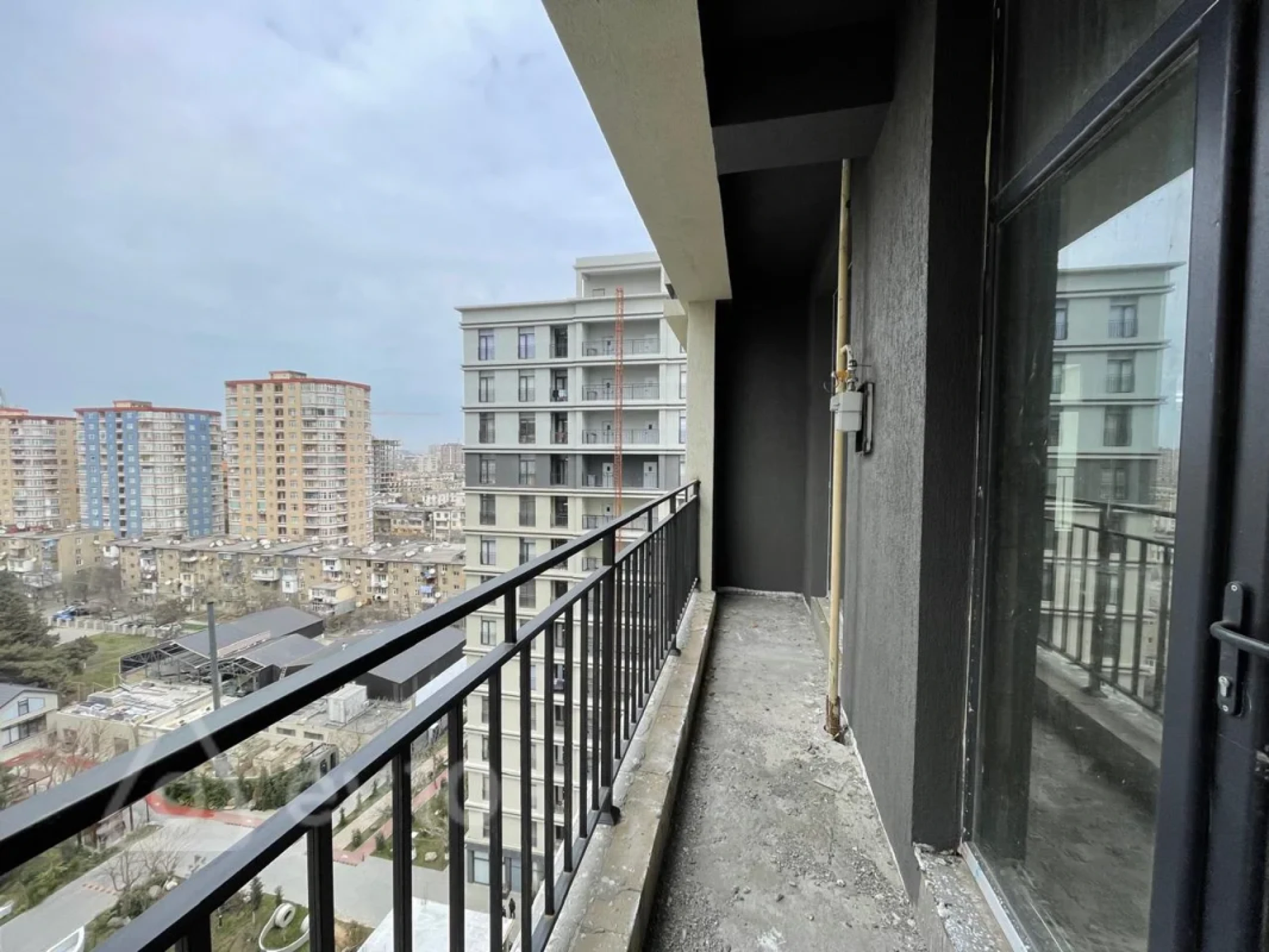 Satılır 3 otaqlı yeni tikili 105 m²