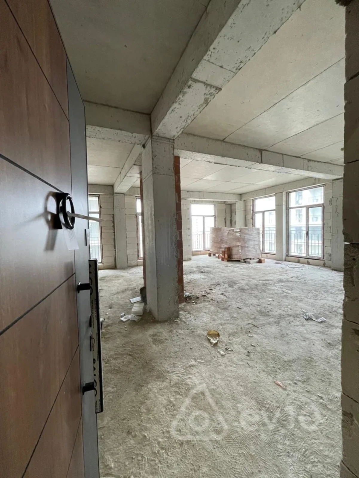 Satılır 3 otaqlı yeni tikili 105 m²