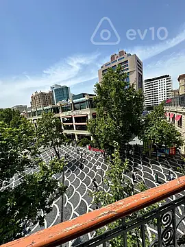 Kirayə verilir 4 otaqlı köhnə tikili 2000 m² — Bakı, Səbail 4 otaq 2000.00 m²