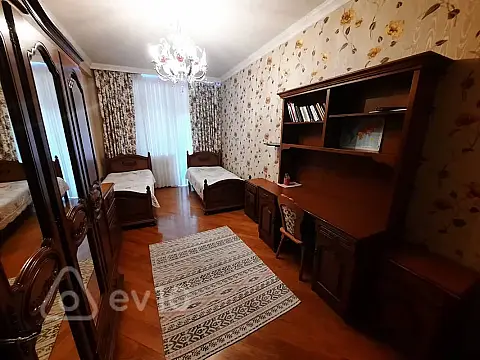Kirayə verilir 3 otaqlı yeni tikili 145 m²