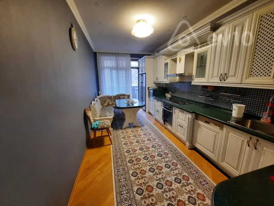 Kirayə verilir 3 otaqlı yeni tikili 145 m²