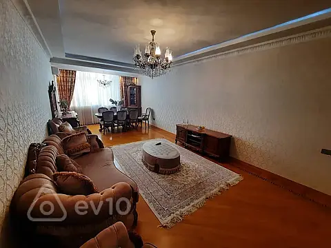 Kirayə verilir 3 otaqlı yeni tikili 145 m²