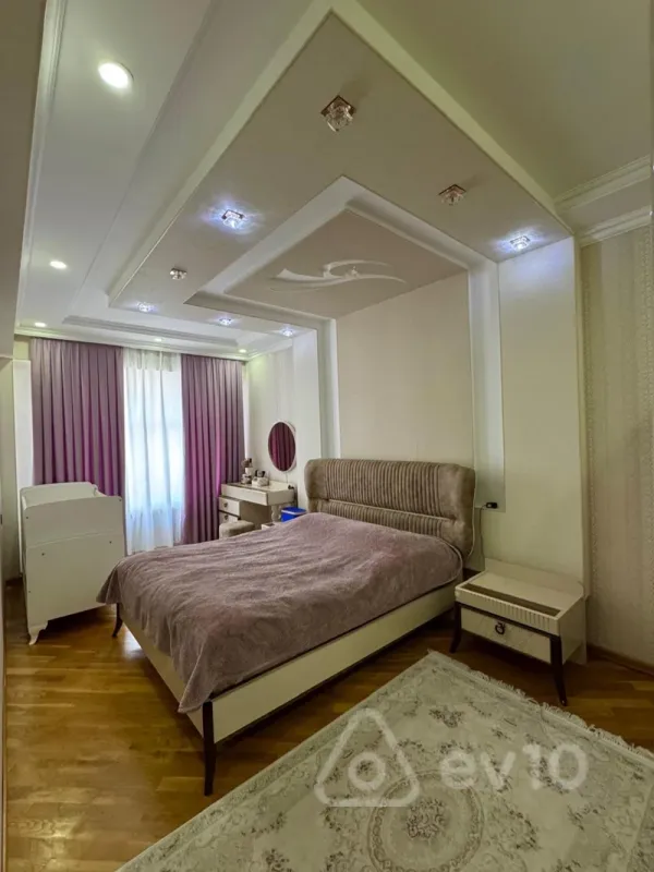 Kirayə verilir 2 otaqlı yeni tikili 80 m²