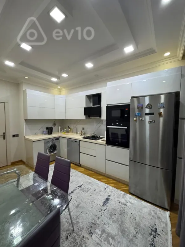 Kirayə verilir 2 otaqlı yeni tikili 80 m²