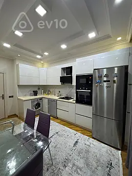 Kirayə verilir 2 otaqlı yeni tikili 80 m²