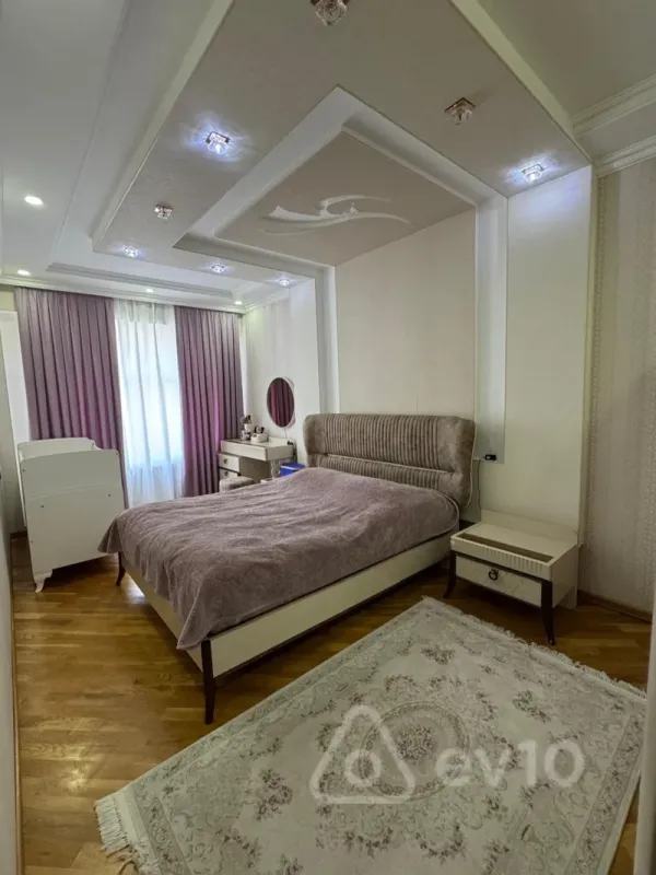 Kirayə verilir 2 otaqlı yeni tikili 80 m²