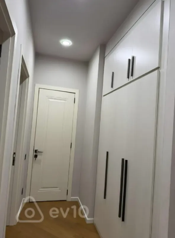 Kirayə verilir 3 otaqlı yeni tikili 76 m²