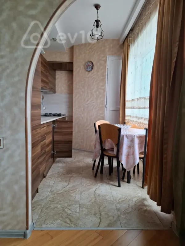 Kirayə verilir 2 otaqlı yeni tikili 65 m²