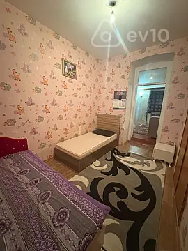 Kirayə verilir 2 otaqlı köhnə tikili 50 m²