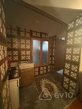 Kirayə verilir 2 otaqlı köhnə tikili 50 m²
