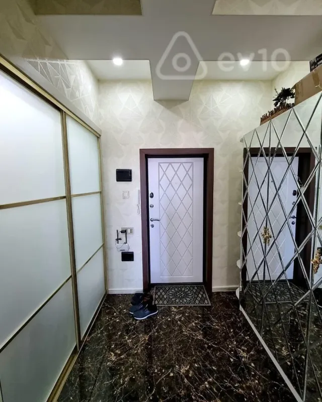 Kirayə verilir 2 otaqlı yeni tikili 70 m²