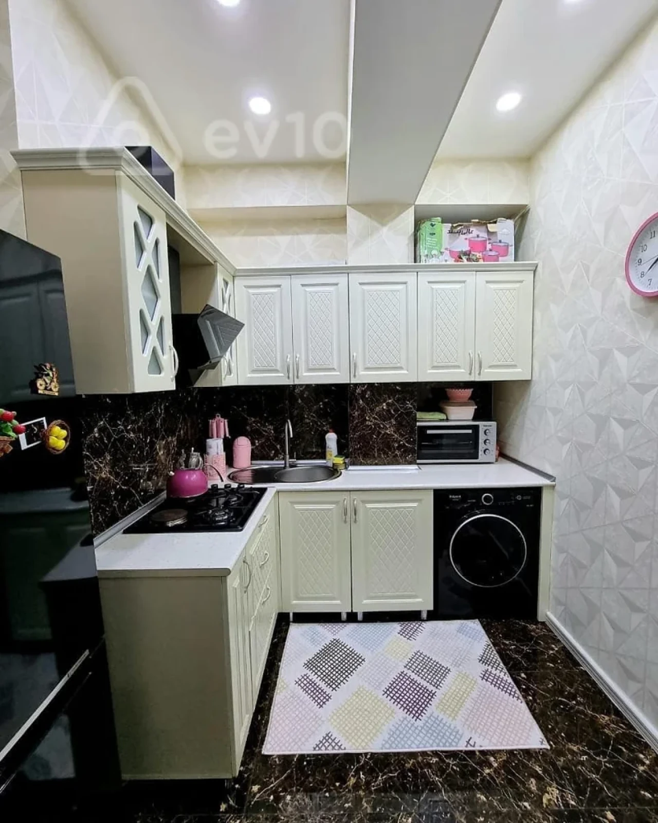 Kirayə verilir 2 otaqlı yeni tikili 70 m²