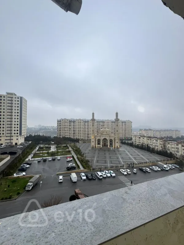 Satılır 2 otaqlı köhnə tikili 60 m²