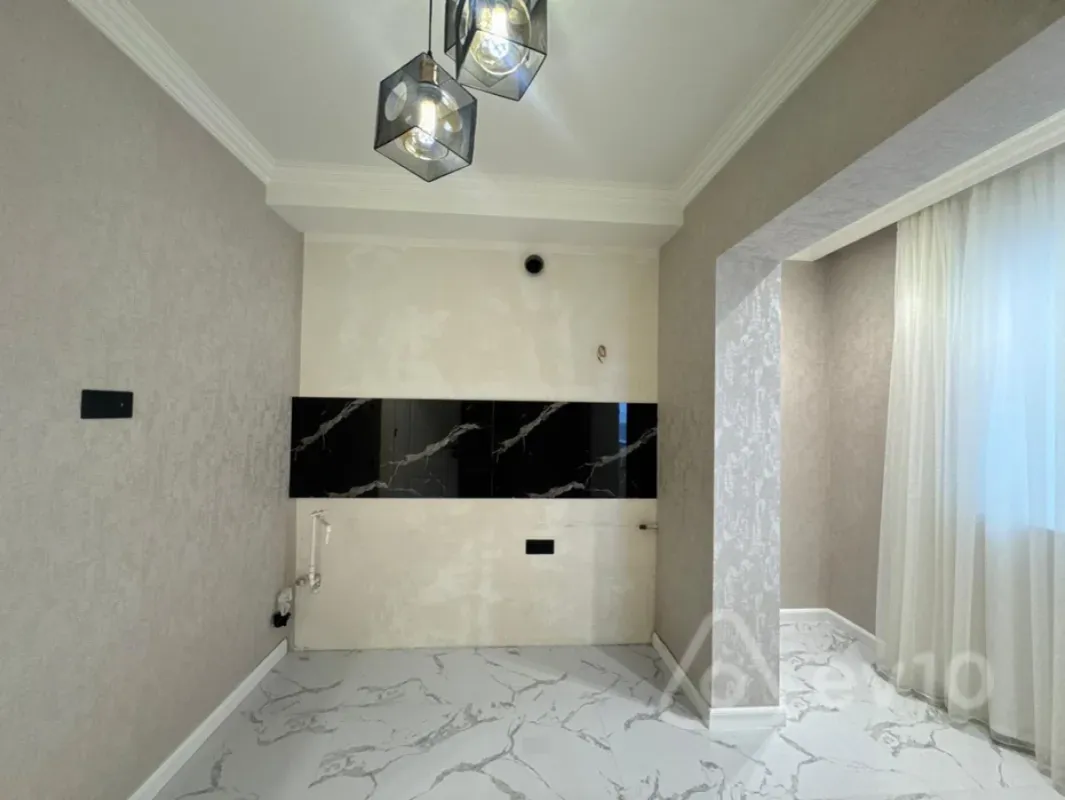 Satılır 2 otaqlı köhnə tikili 60 m²