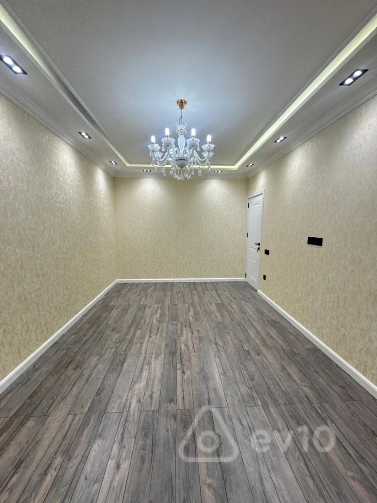 Satılır 2 otaqlı köhnə tikili 60 m²
