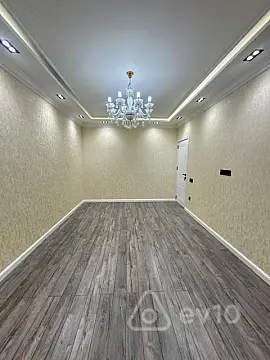 Satılır 2 otaqlı köhnə tikili 60 m²