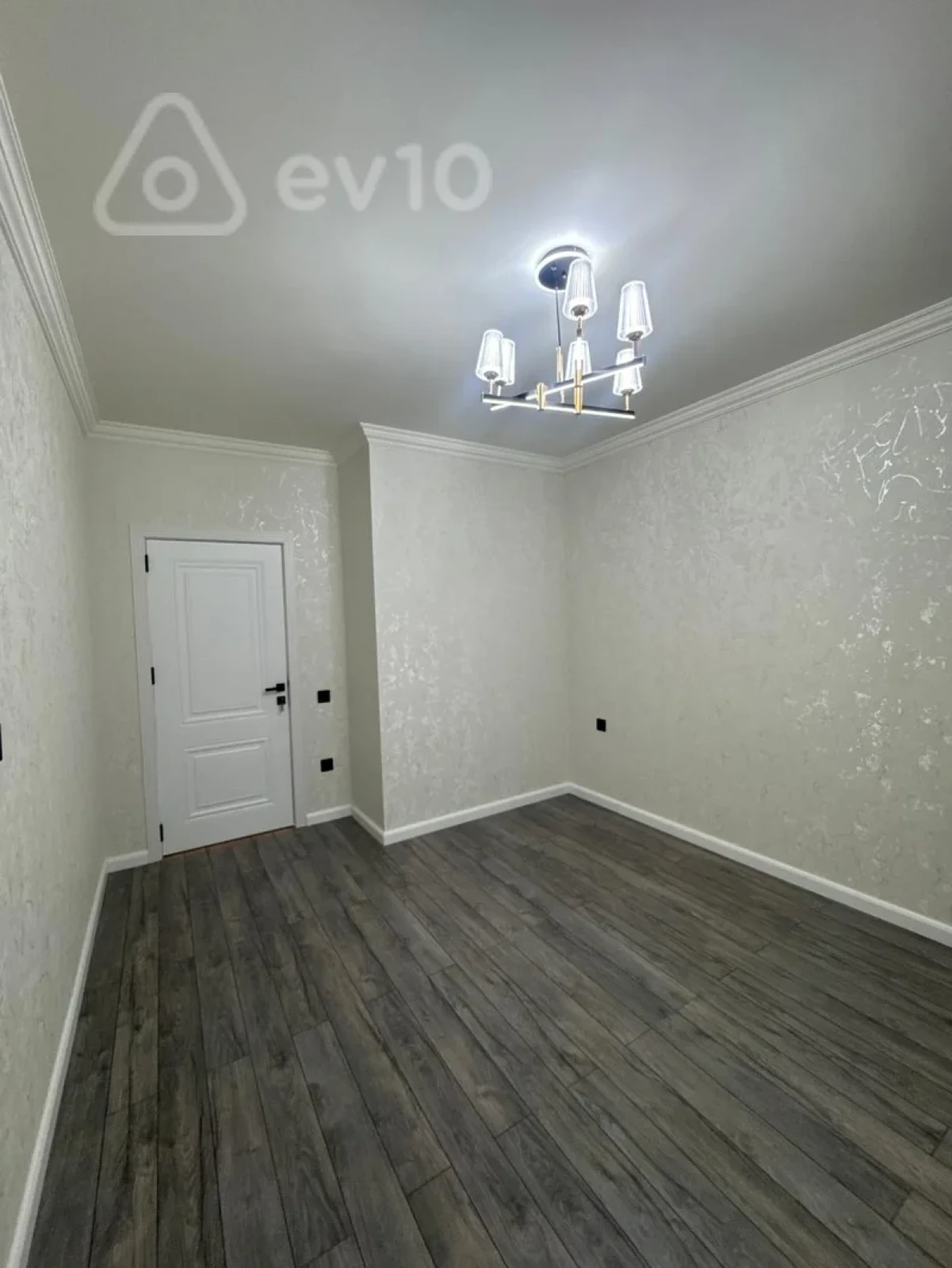 Satılır 2 otaqlı köhnə tikili 60 m²