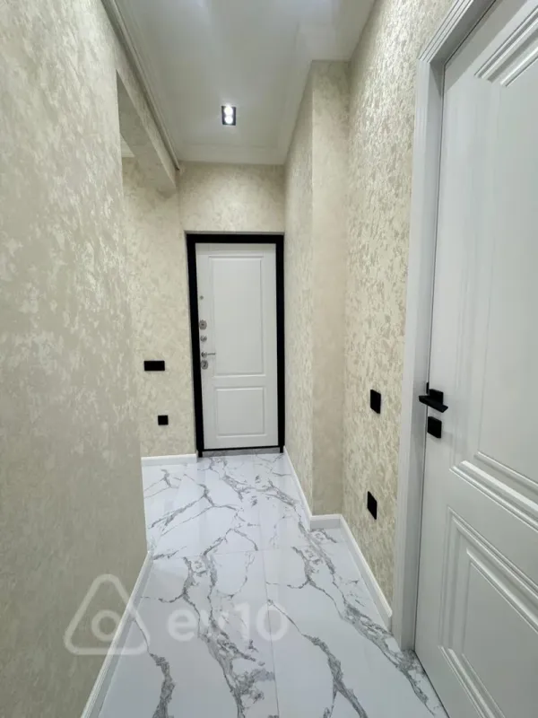 Satılır 2 otaqlı köhnə tikili 60 m²