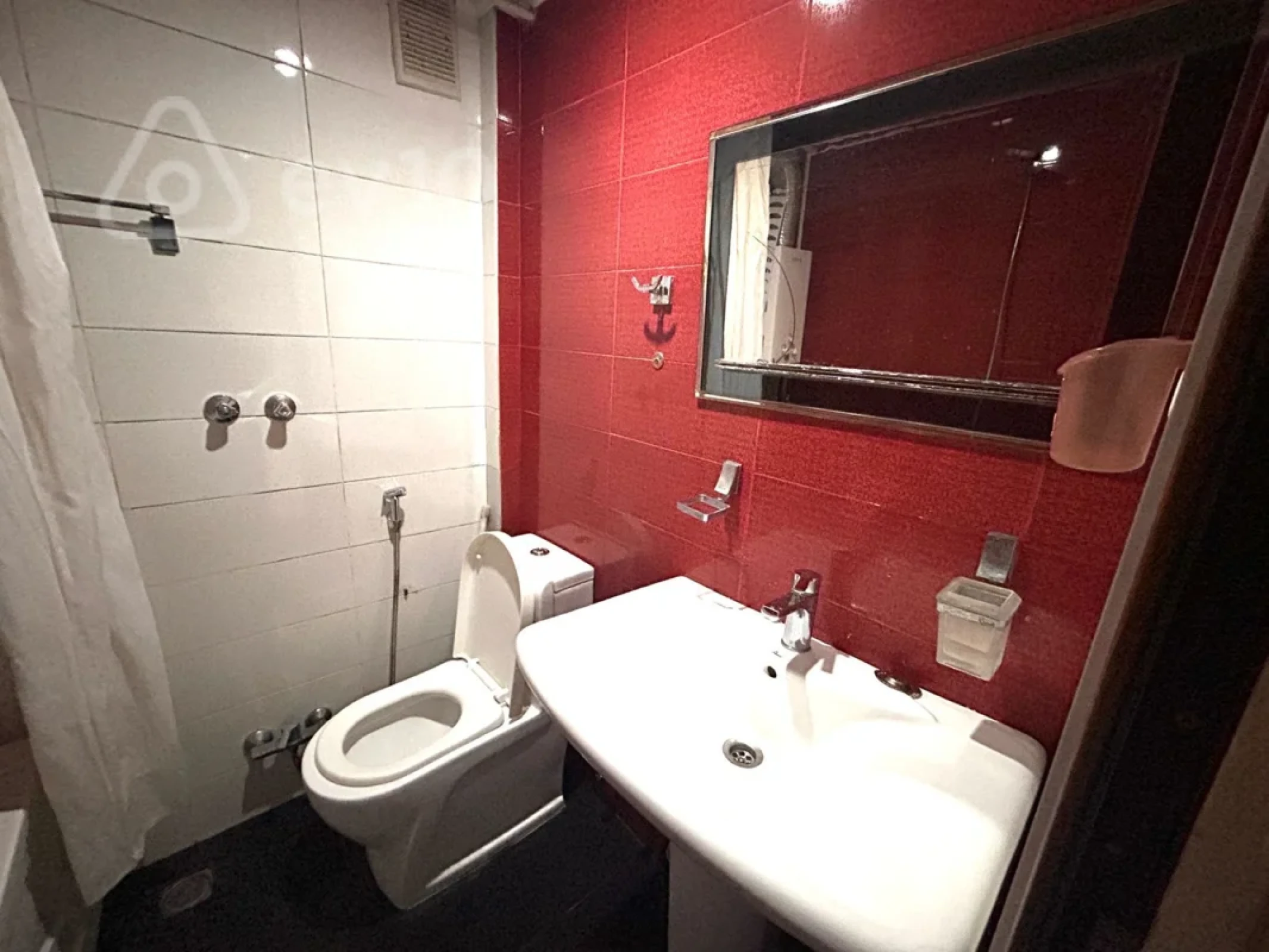 Kirayə verilir 2 otaqlı köhnə tikili 50 m²