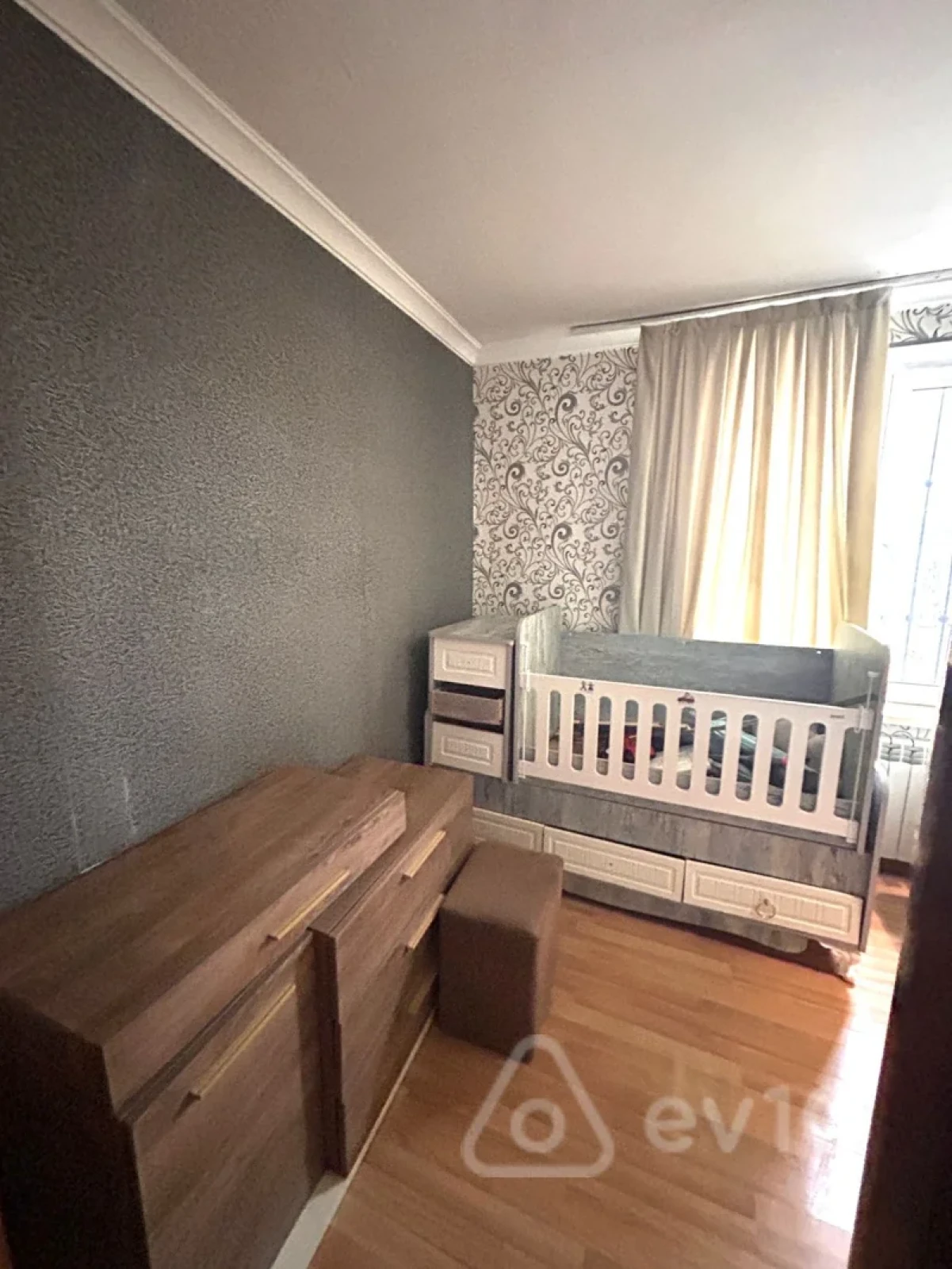 Kirayə verilir 2 otaqlı köhnə tikili 50 m²