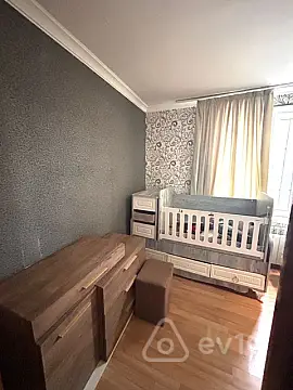 Kirayə verilir 2 otaqlı köhnə tikili 50 m²