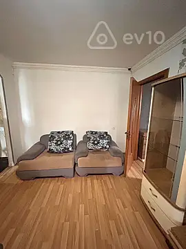 Kirayə verilir 2 otaqlı köhnə tikili 50 m²