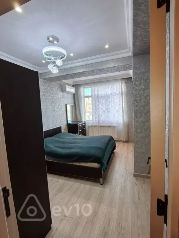 Kirayə verilir 2 otaqlı yeni tikili 75 m²