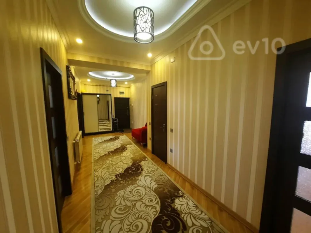 Kirayə verilir 3 otaqlı yeni tikili 125 m²
