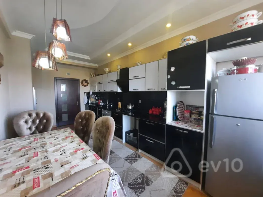 Kirayə verilir 3 otaqlı yeni tikili 125 m²