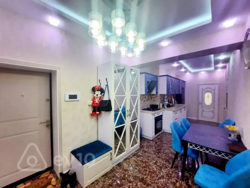 Kirayə verilir 3 otaqlı yeni tikili 100 m²