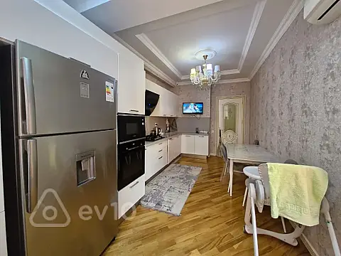Satılır 4 otaqlı yeni tikili 165 m²