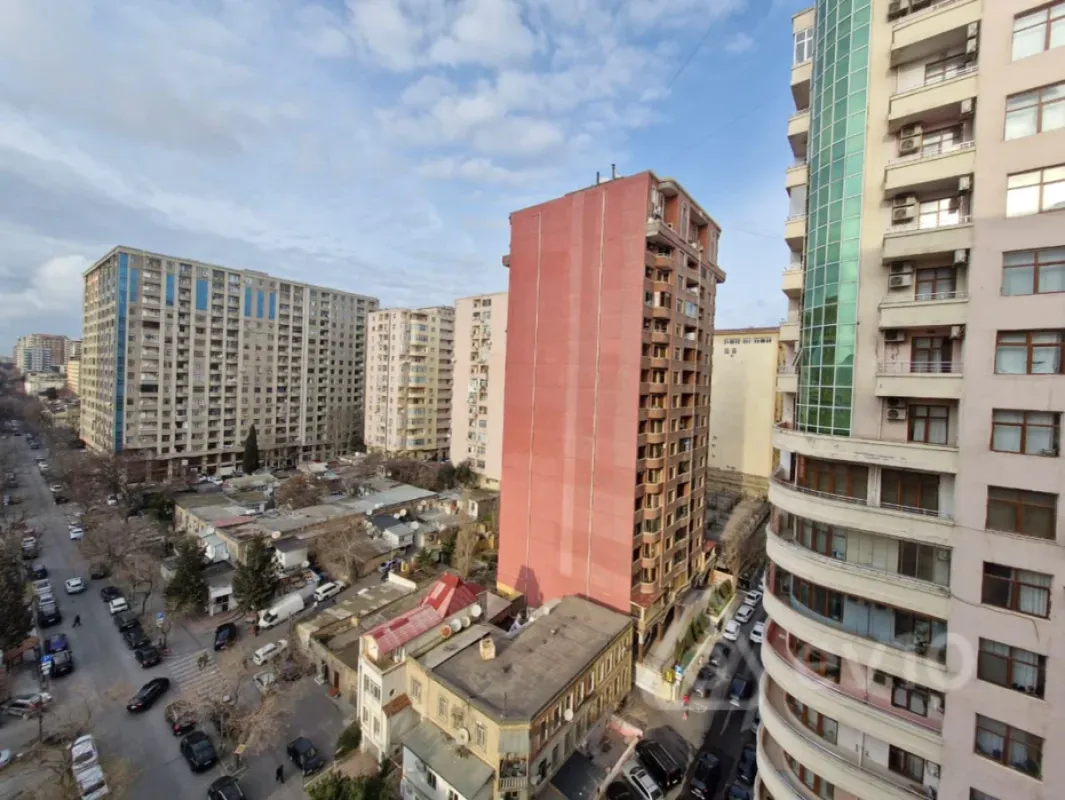 Satılır 4 otaqlı yeni tikili 165 m²