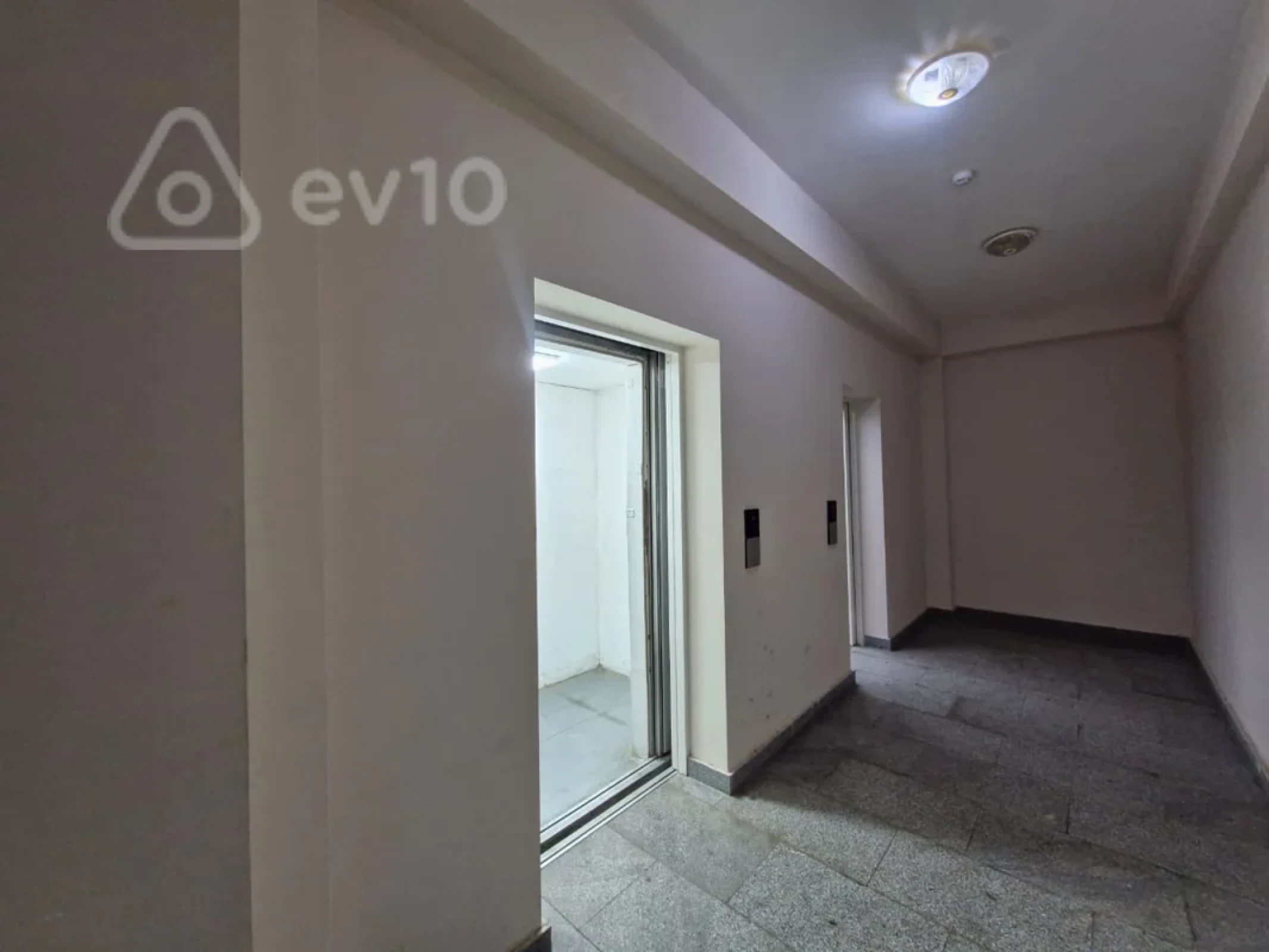 Satılır 4 otaqlı yeni tikili 165 m²