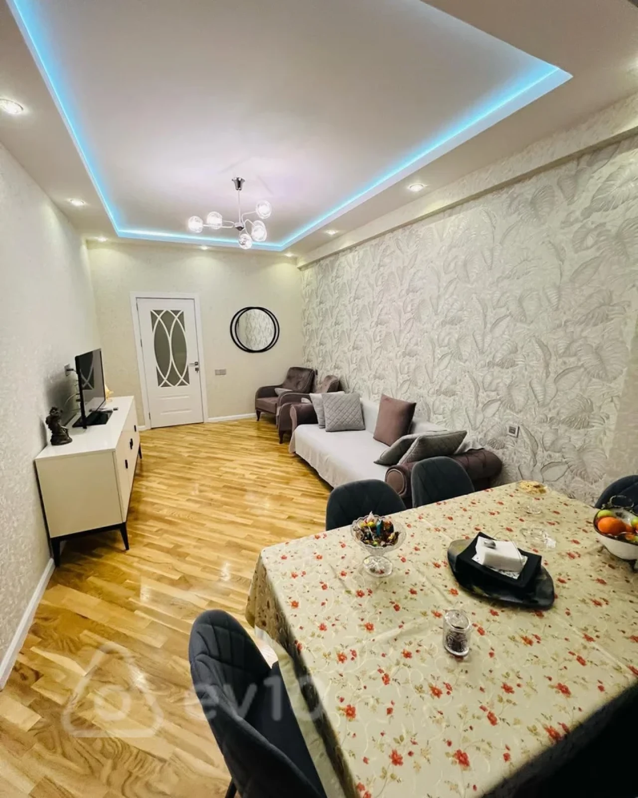 Kirayə verilir 3 otaqlı yeni tikili 86 m²