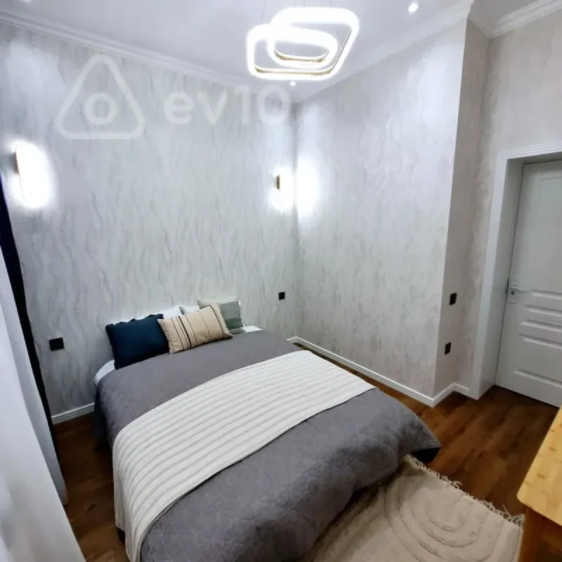 Kirayə verilir 2 otaqlı yeni tikili 75 m²