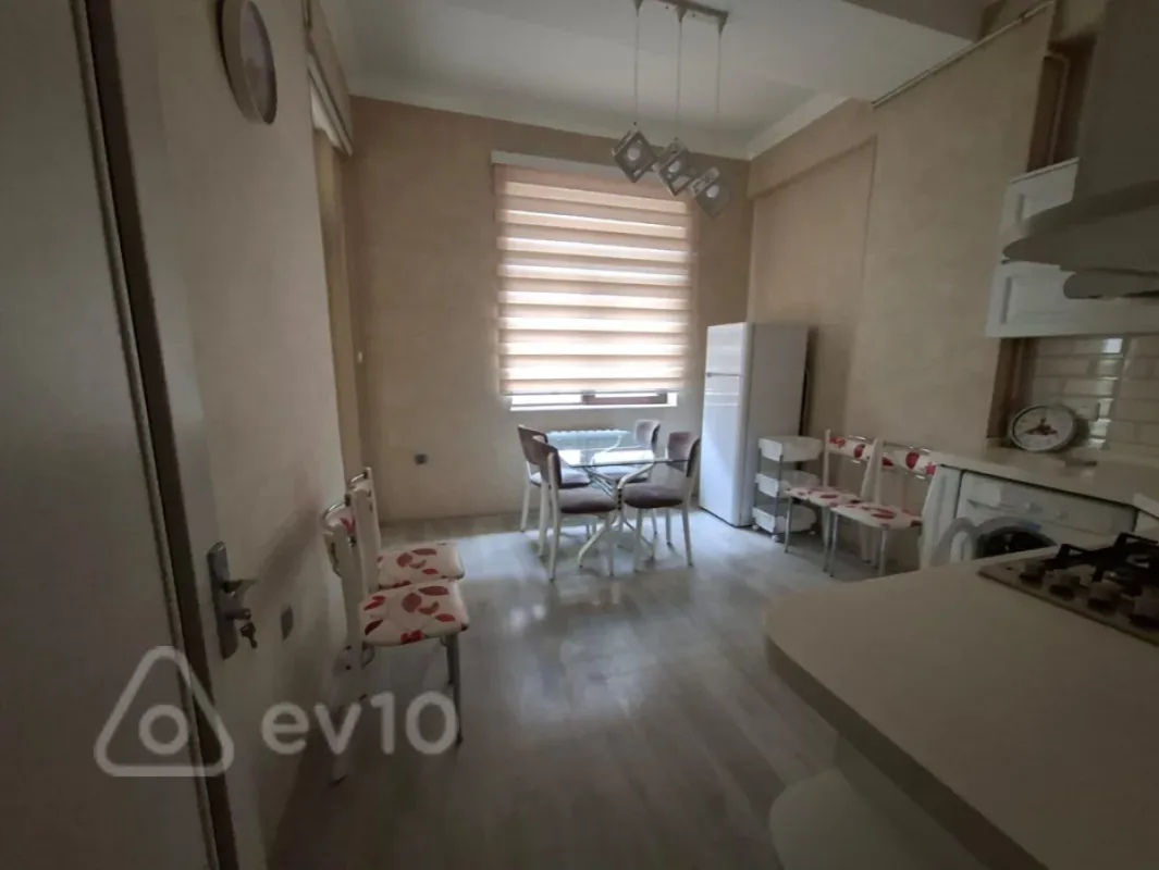 Kirayə verilir 2 otaqlı yeni tikili 70 m²