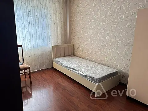 Kirayə verilir 2 otaqlı köhnə tikili 58 m²