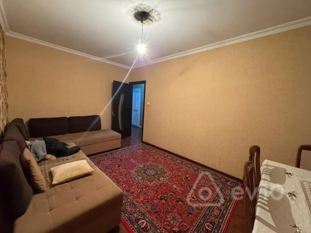 Kirayə verilir 2 otaqlı köhnə tikili 58 m²