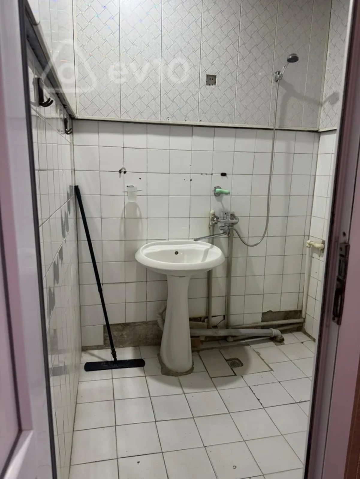 Kirayə verilir 2 otaqlı köhnə tikili 58 m²