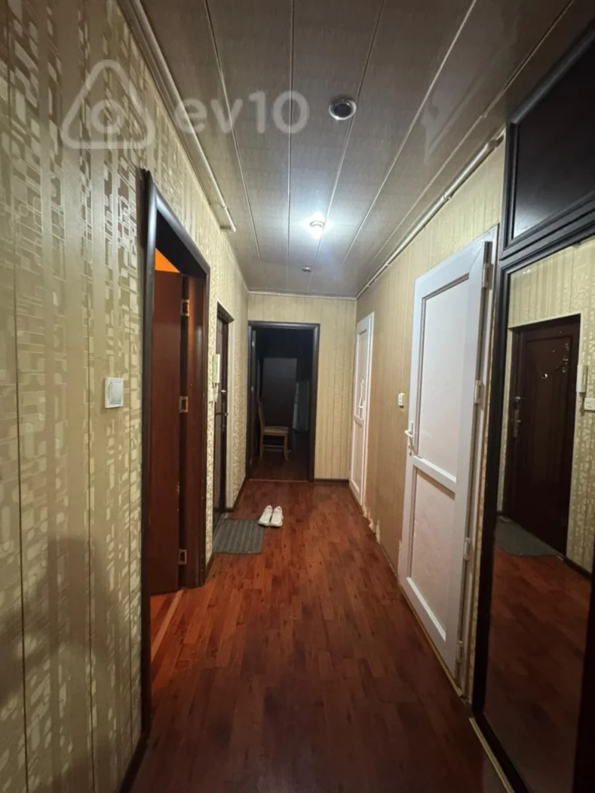 Kirayə verilir 2 otaqlı köhnə tikili 58 m²